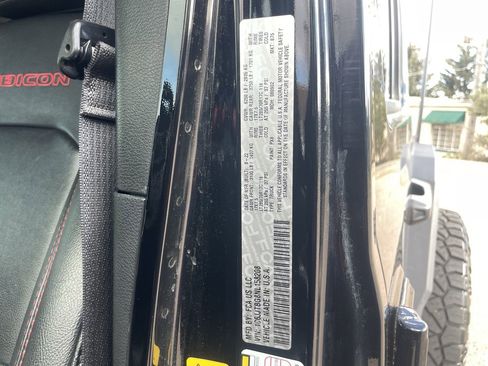 Used 2022 Jeep Gladiator Rubicon w/ LED Lighting Group image 24