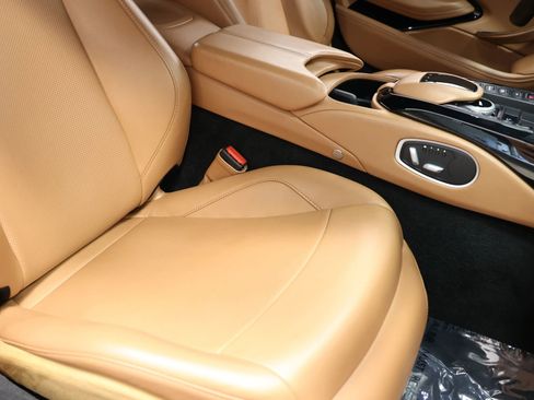 Used 2019 Aston Martin V8 Vantage Coupe RWD image 67