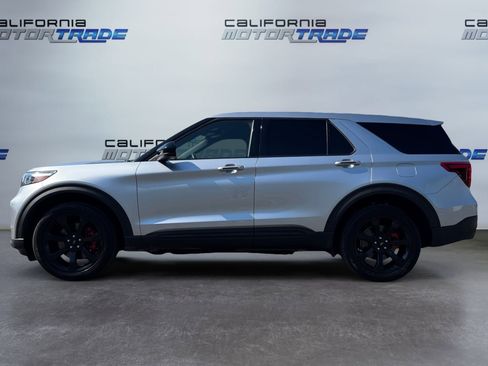 Used 2022 Ford Explorer ST w/ ST Street Pack image 8