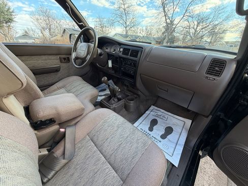 Used 1998 Toyota Tacoma 4x4 Xtracab V6 image 17