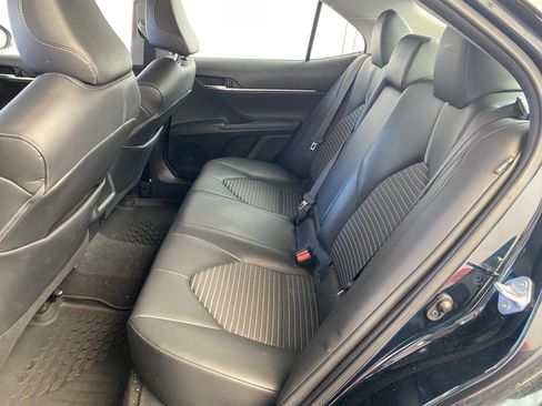Used 2021 Toyota Camry SE FWD image 15