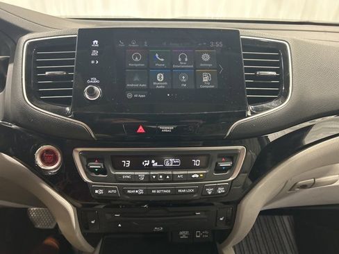 Used 2019 Honda Pilot Touring image 18