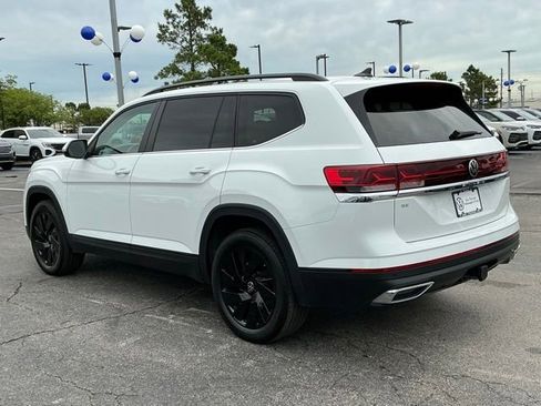 Certified 2025 Volkswagen Atlas SE w/ Panoramic Sunroof Package FWD image 5