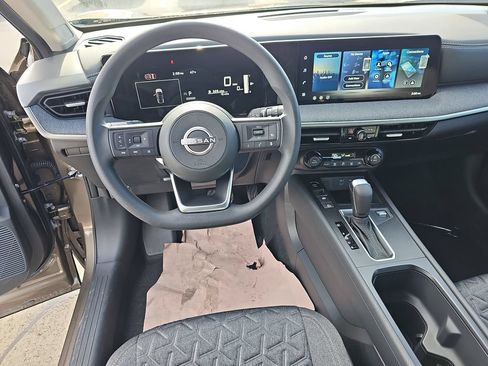 New 2026 Nissan Kicks SV w/ SV Premium Package FWD image 19
