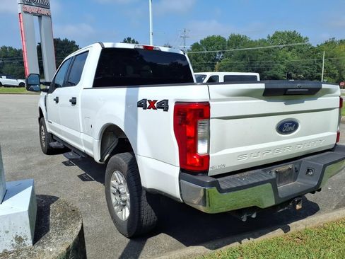 Used 2019 Ford F250 XLT w/ Snow Plow Prep Package AWD/4WD image 4