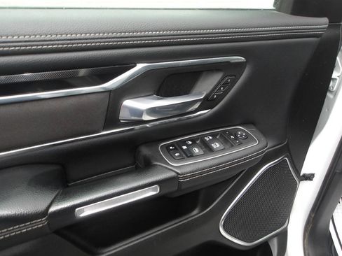 Used 2022 RAM 1500 Laramie w/ Sport Appearance Package AWD/4WD image 11