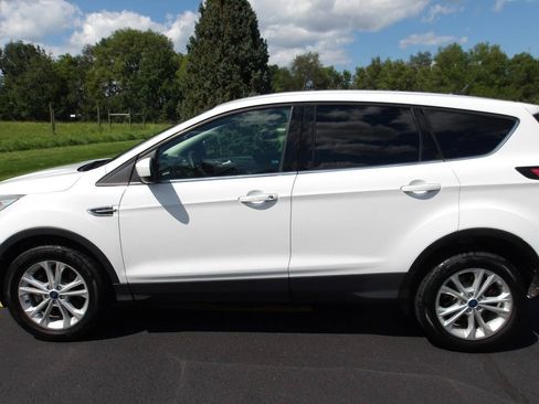 Used 2017 Ford Escape SE AWD/4WD image 32