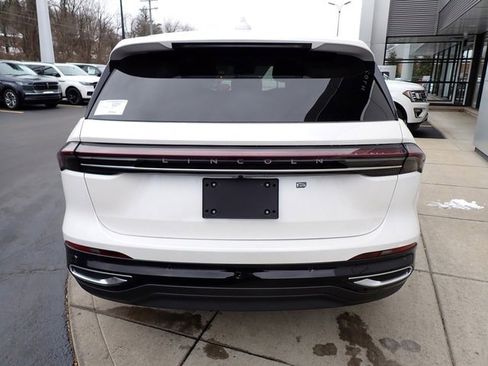 New 2026 Lincoln Nautilus Premier image 11