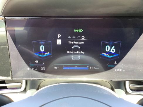 Used 2025 Hyundai Elantra SEL FWD image 47