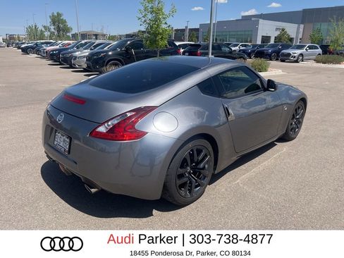 Used 2018 Nissan 370Z Coupe RWD image 3