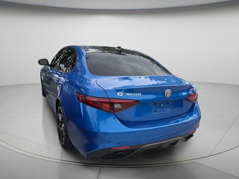 Used 2023 Alfa Romeo Giulia Veloce RWD image 7