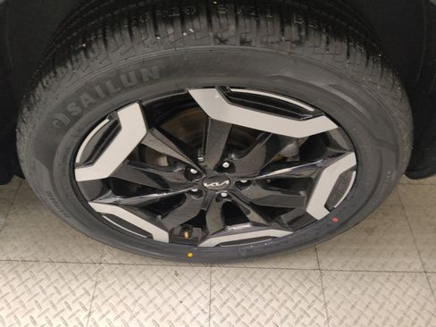 Used 2024 Kia Telluride S AWD/4WD image 31