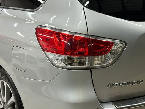 Used 2015 Nissan Pathfinder SV w/ Trailer Tow Package AWD/4WD image 12