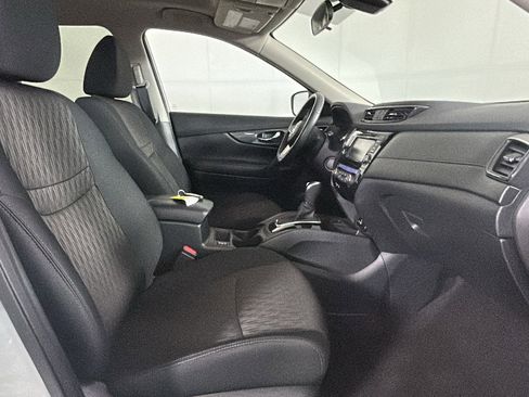 Used 2020 Nissan Rogue SV AWD/4WD image 29