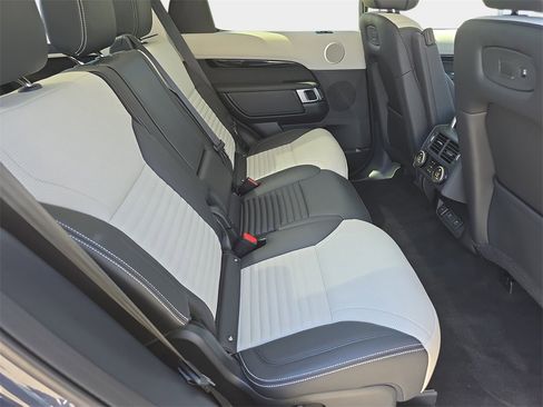 Certified 2025 Land Rover Discovery S image 11
