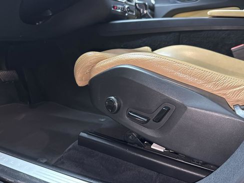 Used 2018 Volvo XC60 T6 Inscription w/ Convenience Package image 11