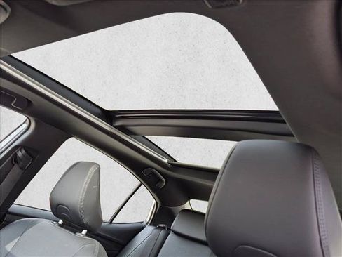 Used 2025 Toyota Camry XSE FWD image 15