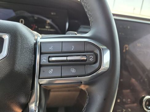 Used 2026 GMC Acadia Elevation w/ Elevation Premium Package FWD image 28