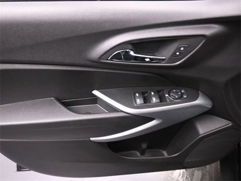 Used 2024 Chevrolet Trax LS w/ LS Convenience Package image 13