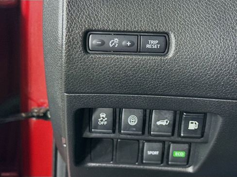 Used 2019 Nissan Rogue SV FWD image 18
