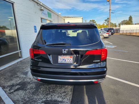 Used 2016 Honda Pilot Touring image 4