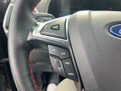 Certified 2024 Ford Edge ST-Line AWD/4WD image 9