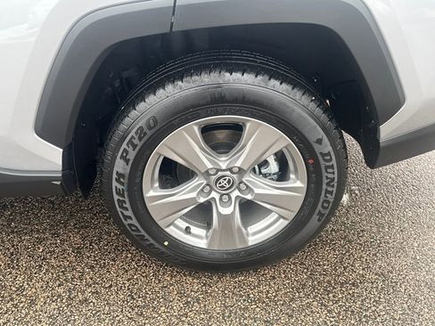 Used 2025 Toyota RAV4 XLE image 40