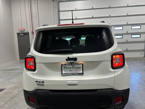 Used 2022 Jeep Renegade Altitude w/ Convenience Group AWD/4WD image 7