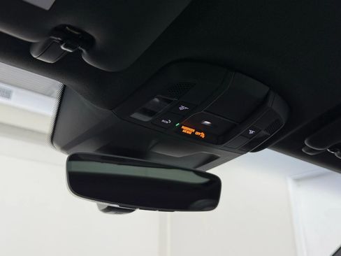 Used 2025 Porsche 911 Carrera image 29