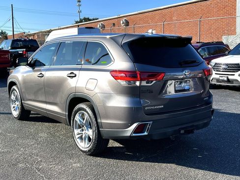 Used 2018 Toyota Highlander Limited image 3