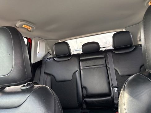 Used 2018 Jeep Compass Trailhawk w/ Cold Weather Group image 31