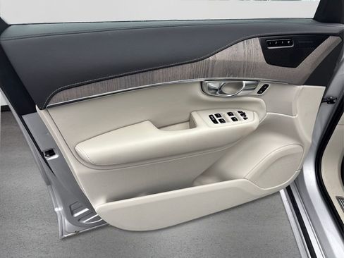 Used 2021 Volvo XC90 T6 Inscription w/ Climate Package image 23