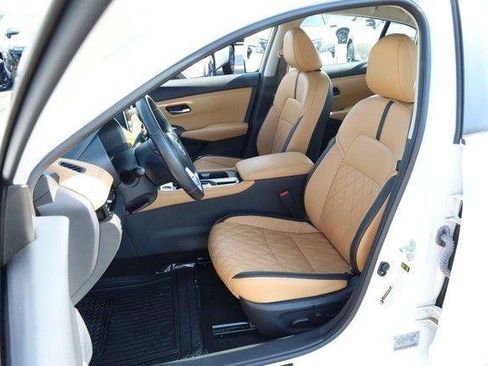Used 2024 Nissan Sentra SV w/ SV Premium Package FWD image 8