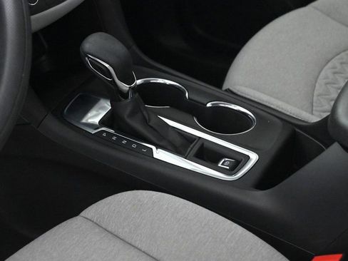 Used 2024 Chevrolet Equinox LS w/ LS Convenience Package image 21