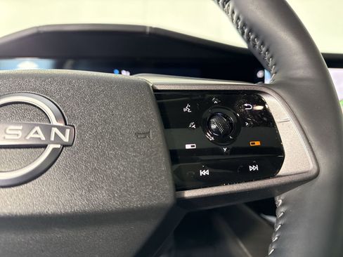 Used 2025 Nissan Murano Platinum w/ Cargo Package image 13