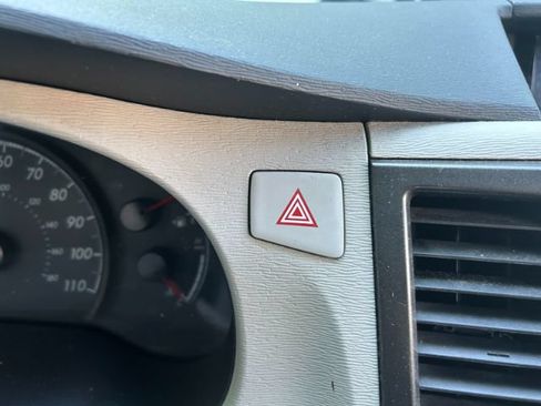 Used 2013 Toyota Sienna L w/ Towing Pkg FWD image 19