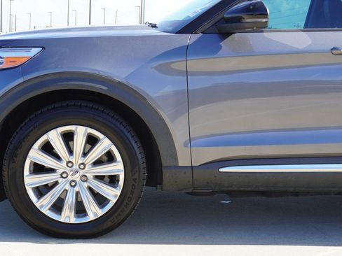 Used 2022 Ford Explorer Limited w/ Equipment Group 301A RWD image 10