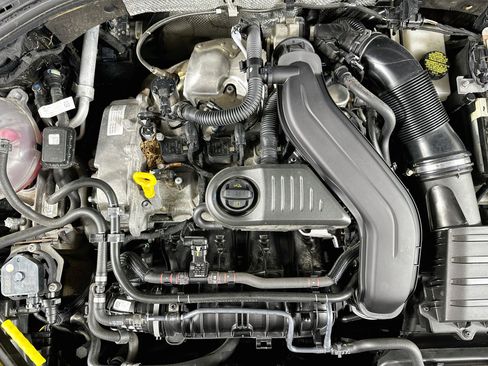 Used 2025 Volkswagen Jetta Sport FWD image 31