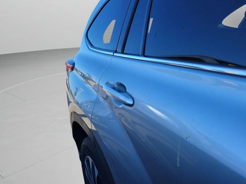 Used 2023 Toyota Highlander XLE image 15