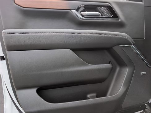 New 2026 GMC Yukon Denali w/ Sun & Power Step Package image 28