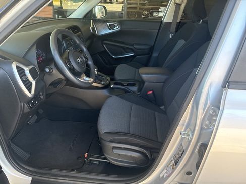 Used 2020 Kia Soul S image 8