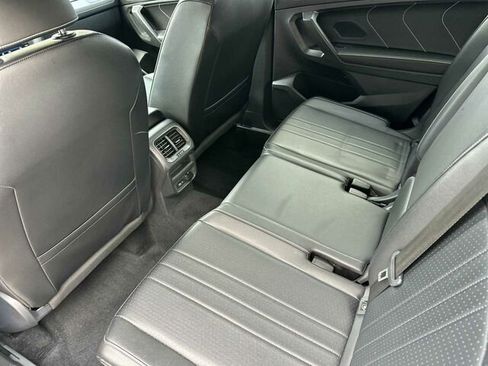 Used 2022 Volkswagen Tiguan SE R-Line image 14