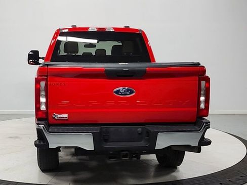 Used 2023 Ford F250 XLT AWD/4WD image 6