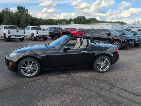 Used 2011 MAZDA MX-5 Miata Grand Touring RWD image 3