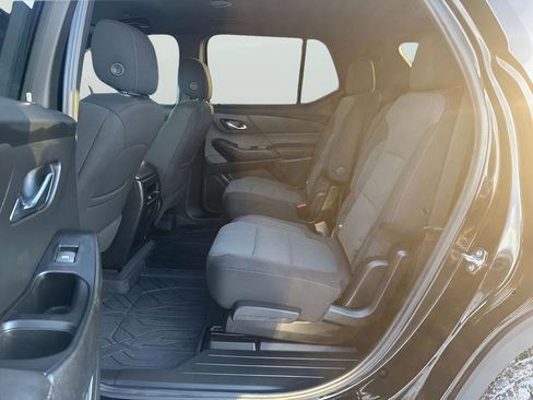 Used 2023 Chevrolet Traverse LT w/ LPO, Floor Liner Package image 9