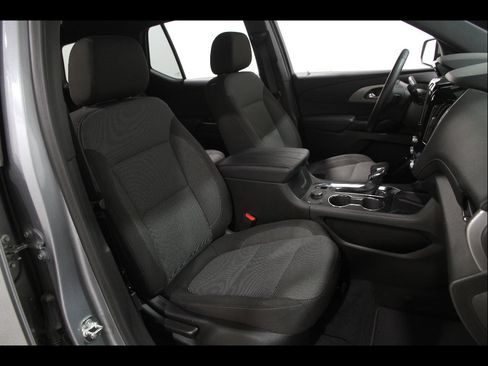 Used 2023 Chevrolet Traverse LT image 18