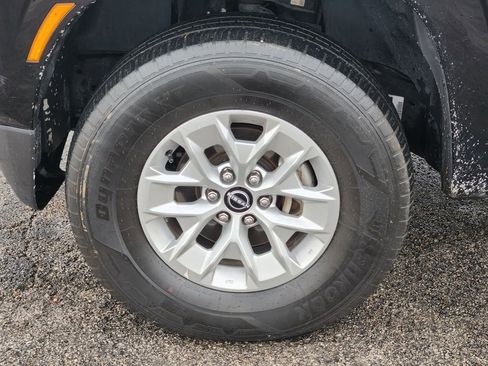 Used 2024 Nissan Frontier SV AWD/4WD image 12