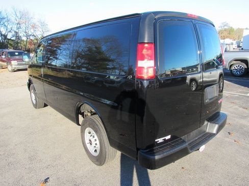 Used 2023 GMC Savana 3500 w/ Driver Convenience Package image 6