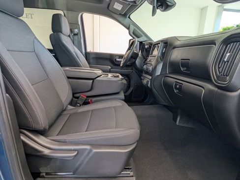 Used 2025 Chevrolet Silverado 2500 Custom w/ Custom Value Package image 19