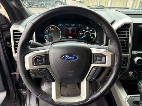 Used 2020 Ford F150 Lariat w/ Equipment Group 502A Luxury AWD/4WD image 19